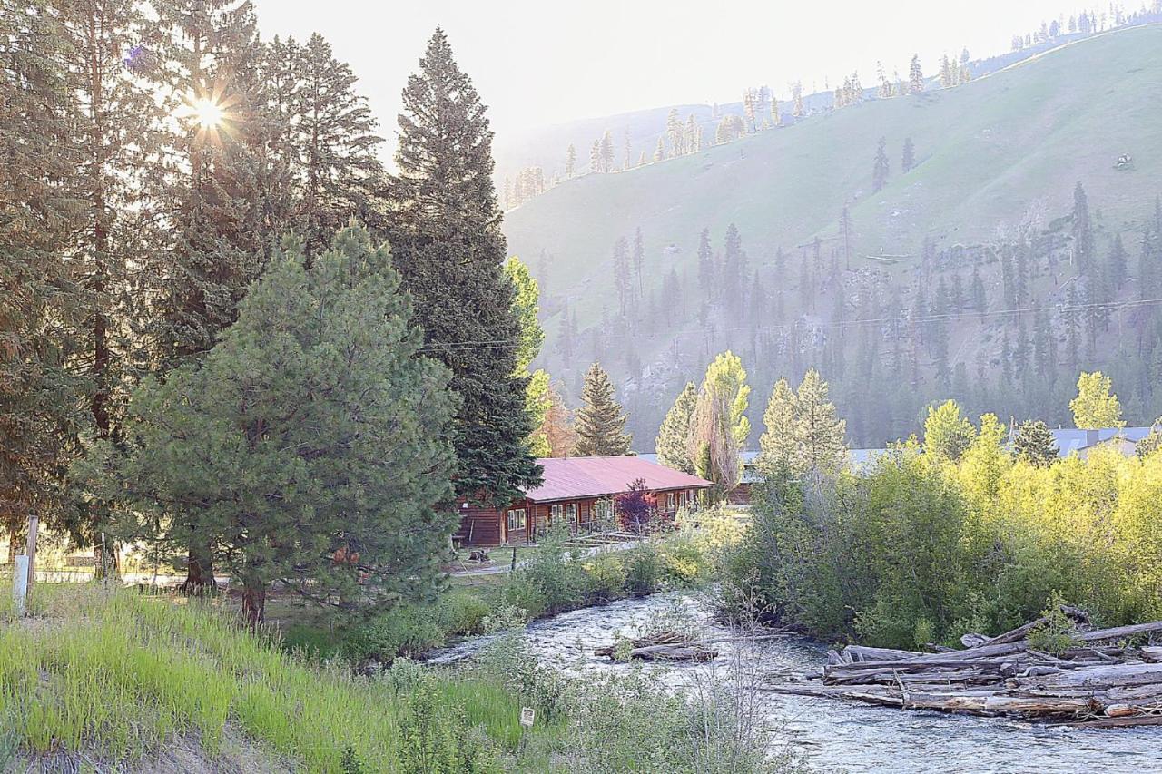 Southfork Lodge - Riverside Inn Lowman Dış mekan fotoğraf