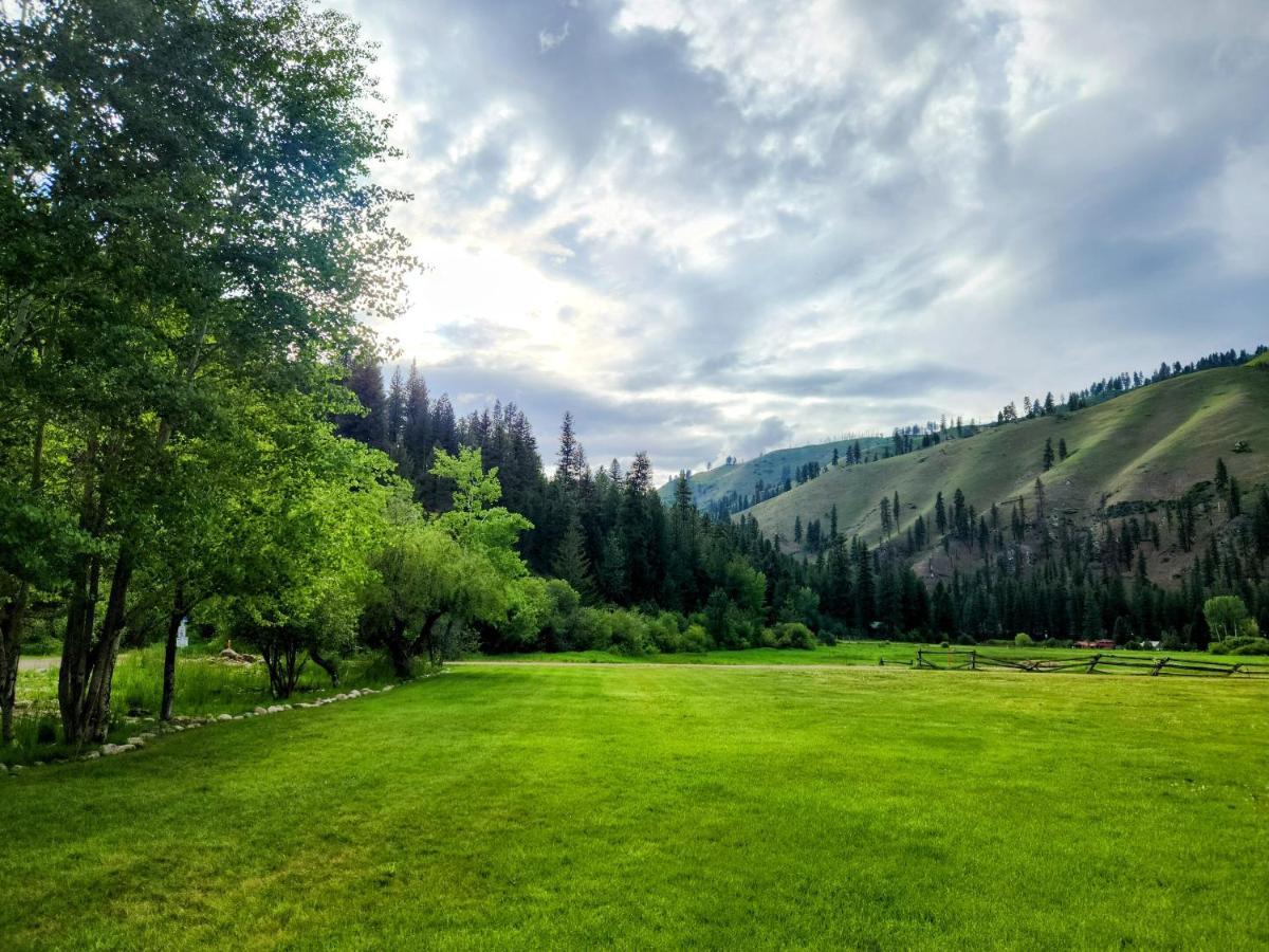 Southfork Lodge - Riverside Inn Lowman Dış mekan fotoğraf