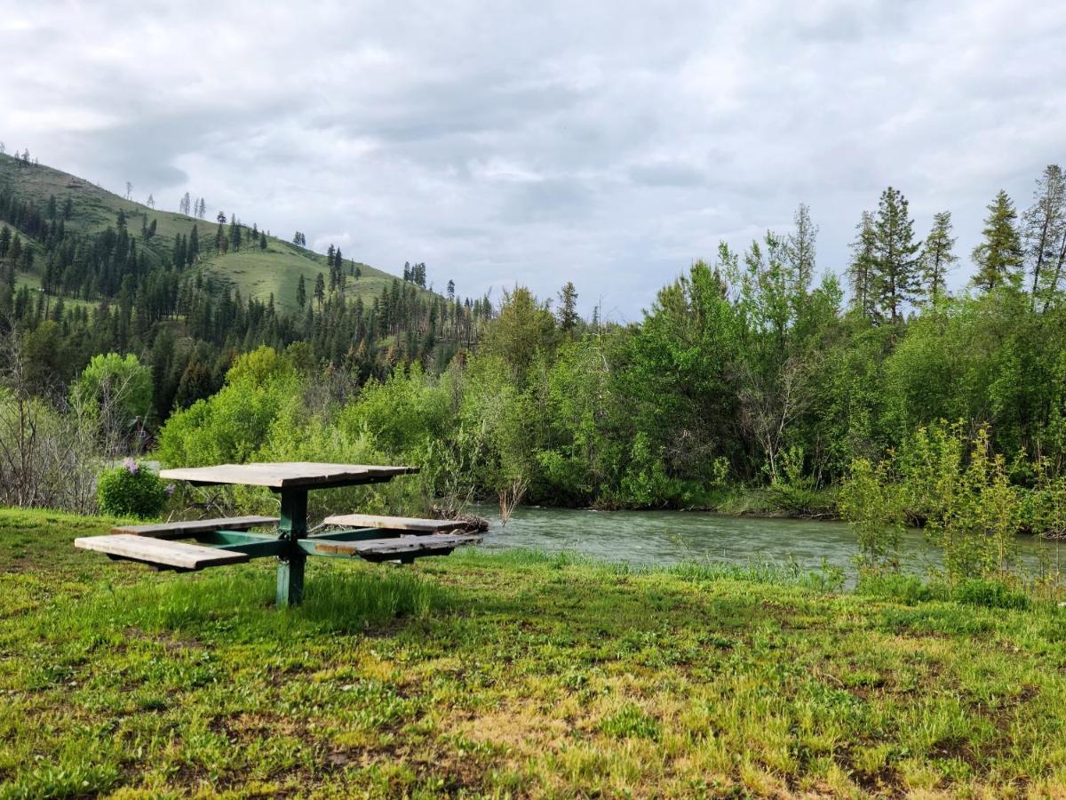 Southfork Lodge - Riverside Inn Lowman Dış mekan fotoğraf